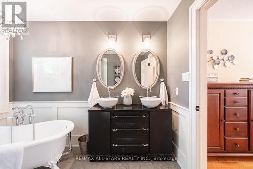 150 Park Drive, Whitchurch-Stouffville, ON - Indoor Photo Showing Bathroom