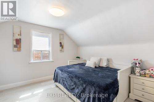 76 Renfield Street, Toronto (Brookhaven-Amesbury), ON - Indoor Photo Showing Bedroom