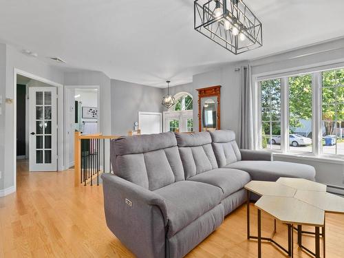 Salon - 961 Rue Jean-Casavan, Lavaltrie, QC - Indoor Photo Showing Living Room