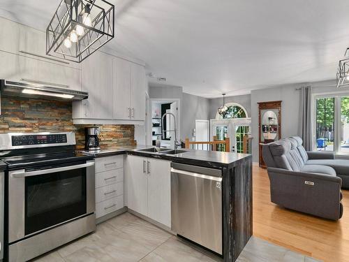 Cuisine - 961 Rue Jean-Casavan, Lavaltrie, QC - Indoor Photo Showing Kitchen With Double Sink