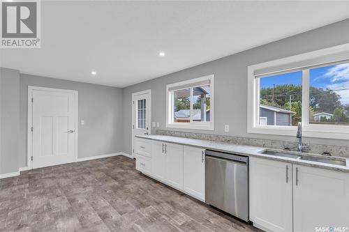 S 312 Y Avenue S, Saskatoon, SK - Indoor Photo Showing Kitchen With Double Sink