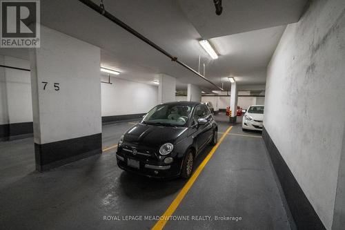 203 - 75 King William Crescent, Richmond Hill, ON - Indoor Photo Showing Garage