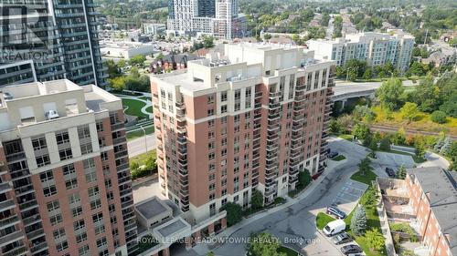 203 - 75 King William Crescent, Richmond Hill, ON - Outdoor