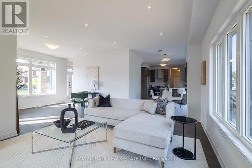 50 Halo Street, Hamilton, ON - Indoor Photo Showing Living Room