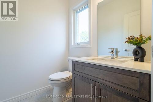 50 Halo Street, Hamilton, ON - Indoor Photo Showing Bathroom