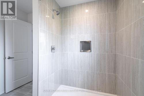 50 Halo Street, Hamilton, ON - Indoor Photo Showing Bathroom