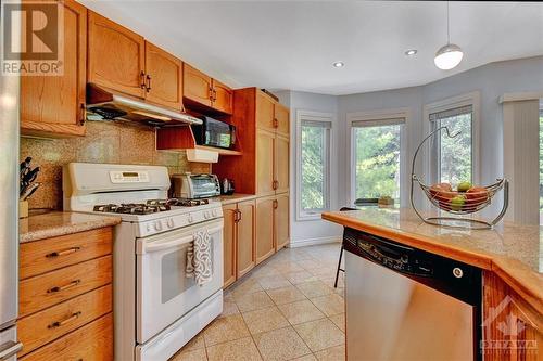 146 Equestrian Drive, Kanata, ON - Indoor Photo Showing Kitchen