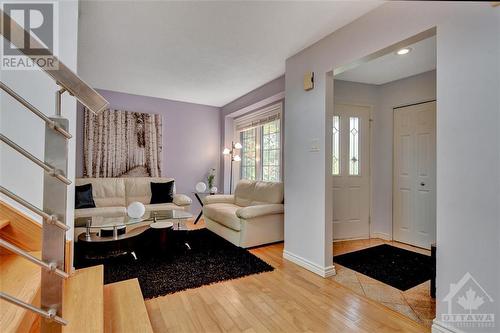 146 Equestrian Drive, Kanata, ON - Indoor Photo Showing Living Room