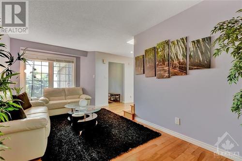 146 Equestrian Drive, Kanata, ON - Indoor Photo Showing Living Room