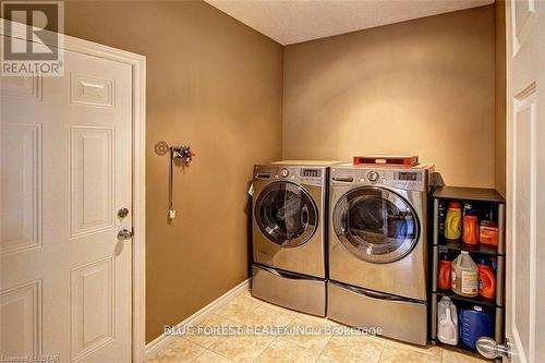 1152 Oakcrossing Road, London, ON - Indoor Photo Showing Laundry Room