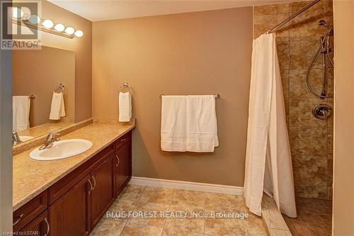 1152 Oakcrossing Road, London, ON - Indoor Photo Showing Bathroom