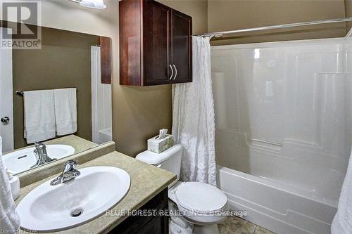 1152 Oakcrossing Road, London, ON - Indoor Photo Showing Bathroom