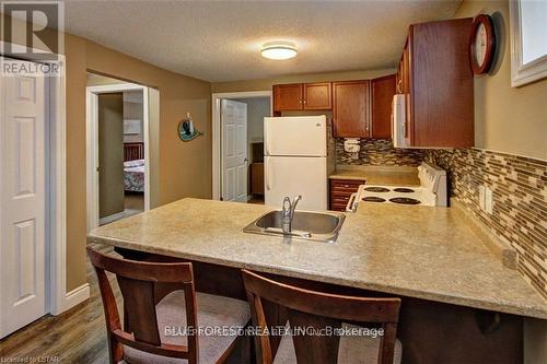 1152 Oakcrossing Road, London, ON - Indoor Photo Showing Kitchen