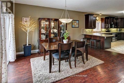 1152 Oakcrossing Road, London, ON - Indoor Photo Showing Dining Room