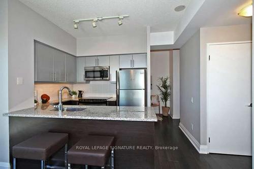 402-83 Redpath Ave, Toronto, ON - Indoor Photo Showing Kitchen