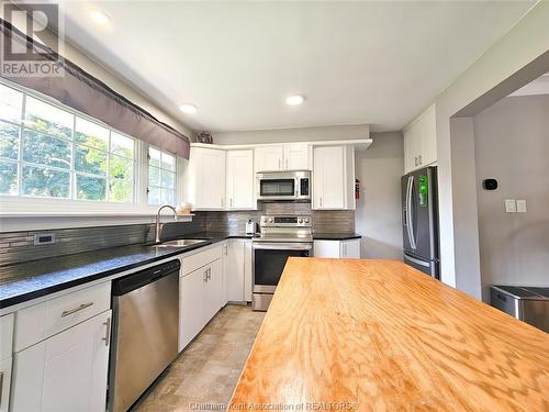 39 Chippewa Drive, Chatham, ON - Indoor Photo Showing Kitchen