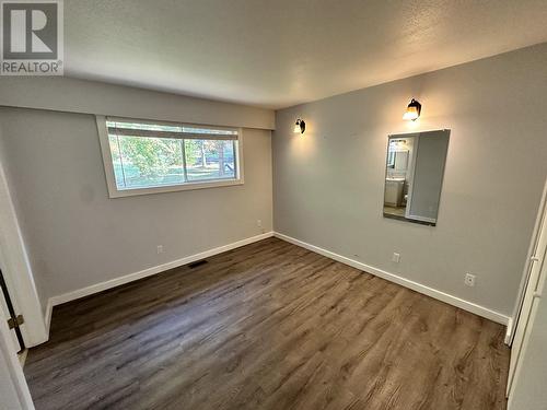 718 Cariboo Trail, 100 Mile House, BC - Indoor Photo Showing Laundry Room