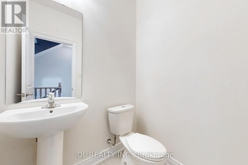 173 Tennant Circle, Vaughan, ON - Indoor Photo Showing Bathroom