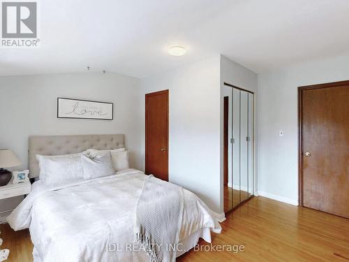 109 East 11Th Street, Hamilton, ON - Indoor Photo Showing Bedroom