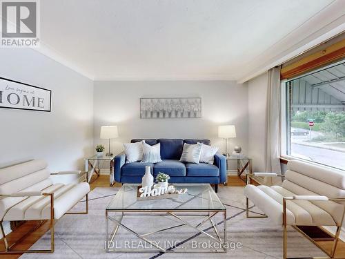 109 East 11Th Street, Hamilton, ON - Indoor Photo Showing Living Room