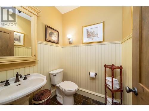 698 Arbor View Drive, Kelowna, BC - Indoor Photo Showing Bathroom