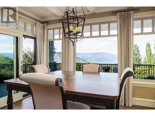 698 Arbor View Drive, Kelowna, BC - Indoor Photo Showing Dining Room