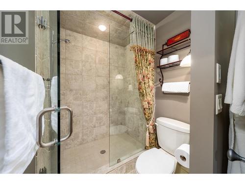 698 Arbor View Drive, Kelowna, BC - Indoor Photo Showing Bathroom