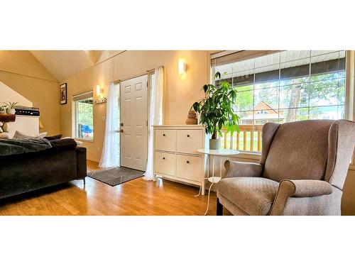 103 Forest Crowne Close, Kimberley, BC - Indoor Photo Showing Living Room