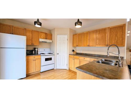 103 Forest Crowne Close, Kimberley, BC - Indoor Photo Showing Kitchen With Double Sink