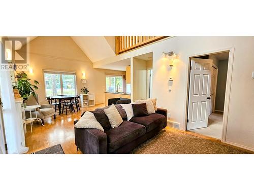 103 Forest Crowne Close, Kimberley, BC - Indoor Photo Showing Living Room