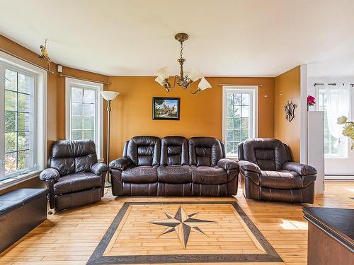 Living room - 340 Ch. Remick, Stanstead - Canton, QC - Indoor Photo Showing Living Room