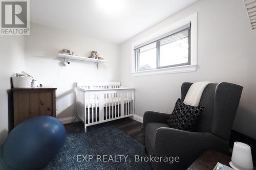 794 Tenth Avenue, Hamilton, ON - Indoor Photo Showing Bedroom