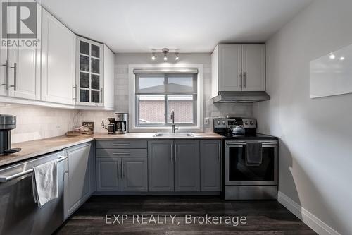 794 Tenth Avenue, Hamilton, ON - Indoor Photo Showing Kitchen