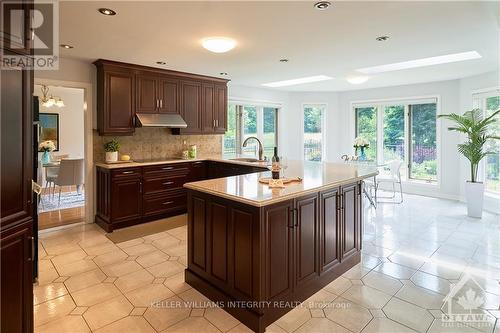 42 Marchbrook Circle, Ottawa, ON - Indoor Photo Showing Kitchen With Upgraded Kitchen