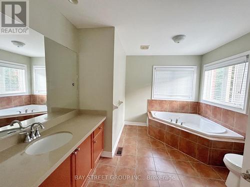 73 Durango Drive, Richmond Hill, ON - Indoor Photo Showing Bathroom