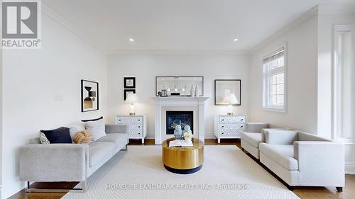 1 Madeline Road, Toronto (Willowdale West), ON - Indoor Photo Showing Living Room