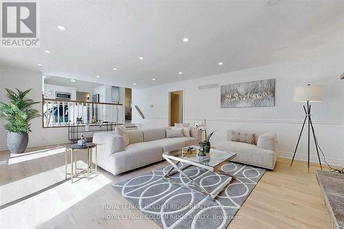 1201 Kingdale Road, Newmarket, ON - Indoor Photo Showing Living Room