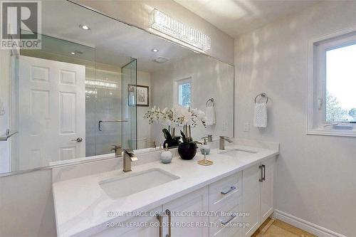 1201 Kingdale Road, Newmarket, ON - Indoor Photo Showing Bathroom