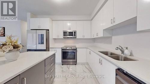 4 Waterleaf Road, Markham (Cornell), ON - Indoor Photo Showing Kitchen With Double Sink