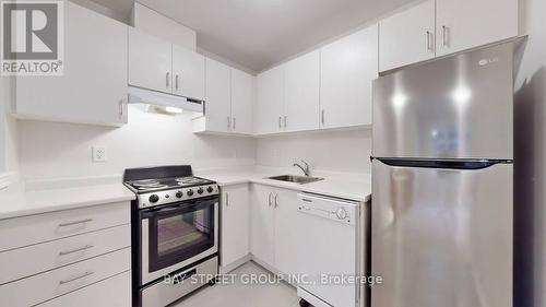 4 Waterleaf Road, Markham (Cornell), ON - Indoor Photo Showing Kitchen