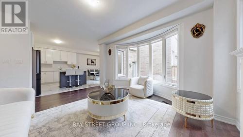 4 Waterleaf Road, Markham (Cornell), ON - Indoor Photo Showing Living Room