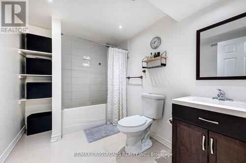 43 Pilkington Crescent, Vaughan, ON - Indoor Photo Showing Bathroom