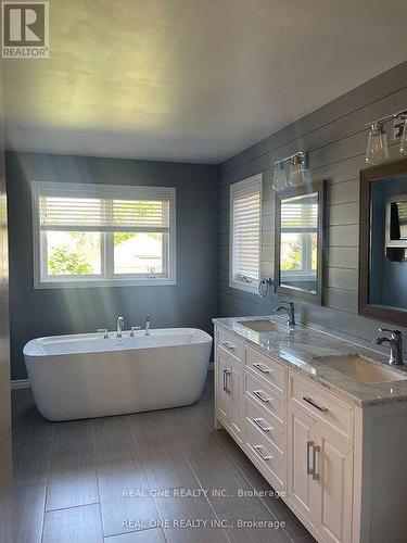 233 Esther Drive, Barrie (Painswick South), ON - Indoor Photo Showing Bathroom