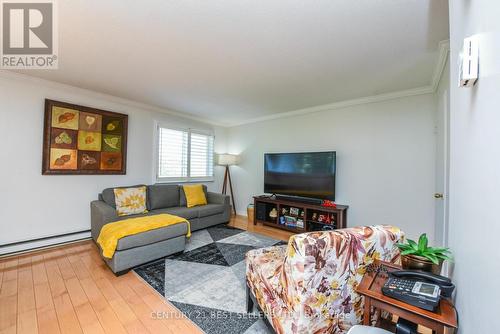 89 - 1036 Falgarwood Drive, Oakville, ON - Indoor Photo Showing Living Room