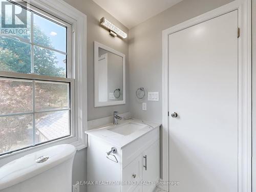 27 Green Spring Drive, Toronto (Milliken), ON - Indoor Photo Showing Bathroom