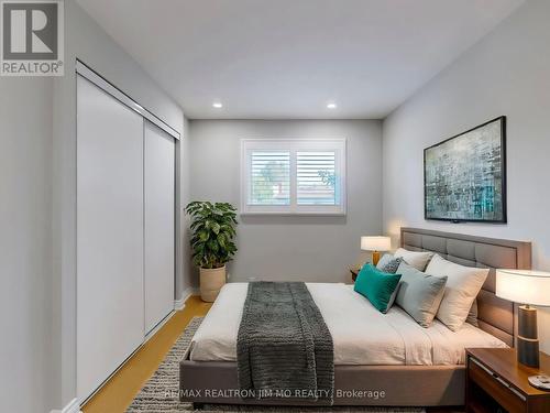 27 Green Spring Drive, Toronto (Milliken), ON - Indoor Photo Showing Bedroom