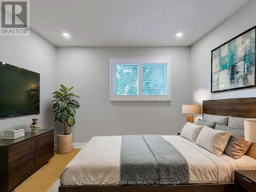 27 Green Spring Drive, Toronto (Milliken), ON - Indoor Photo Showing Bedroom