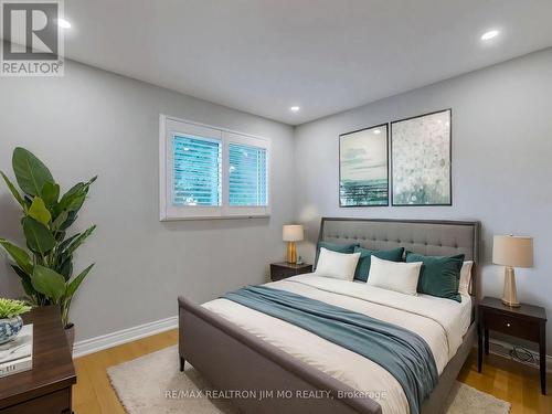 27 Green Spring Drive, Toronto (Milliken), ON - Indoor Photo Showing Bedroom