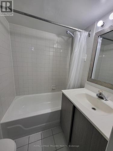 66 - 585 Gainsborough Road, London, ON - Indoor Photo Showing Bathroom