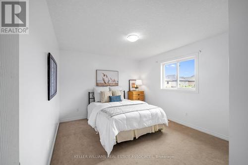 35 Freure Drive, Cambridge, ON - Indoor Photo Showing Bedroom